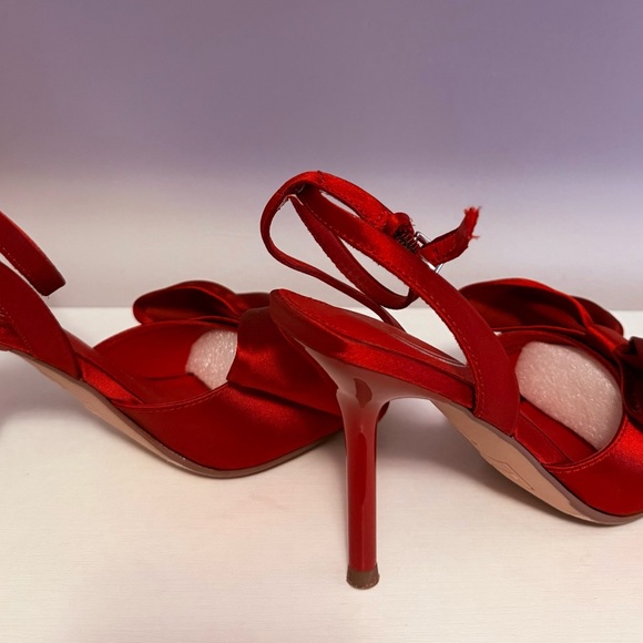 ❤️ Red Satin Bow Heels – Size 6 | Prom • Date Night • Special Occasion ❤️ - Picture 5 of 7
